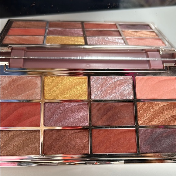 Ciaté London Eyeshadow Palette - Picture 3 of 4